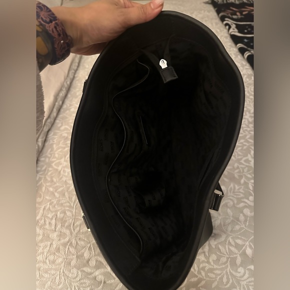 Michaels Kors Black Tote - Picture 2 of 3